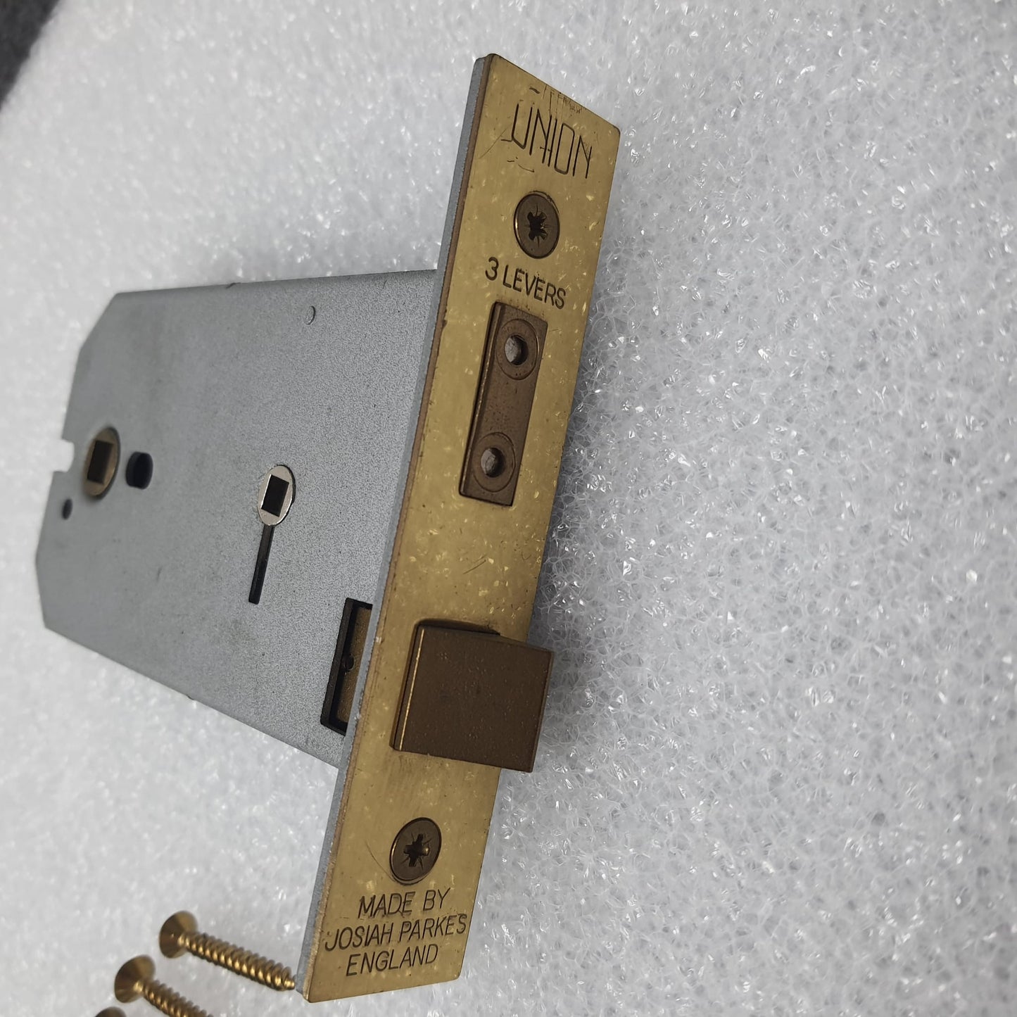 Union 2026 Horizontal Bathroom Lock (124mm) Brass